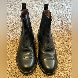 Women’s Ariat Heritage Front Zip Size 9 Leather Boots